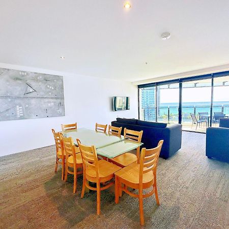 Circle On Cavill Surfers Paradise Apartments-Holiday Paradise Gold Coast Room photo