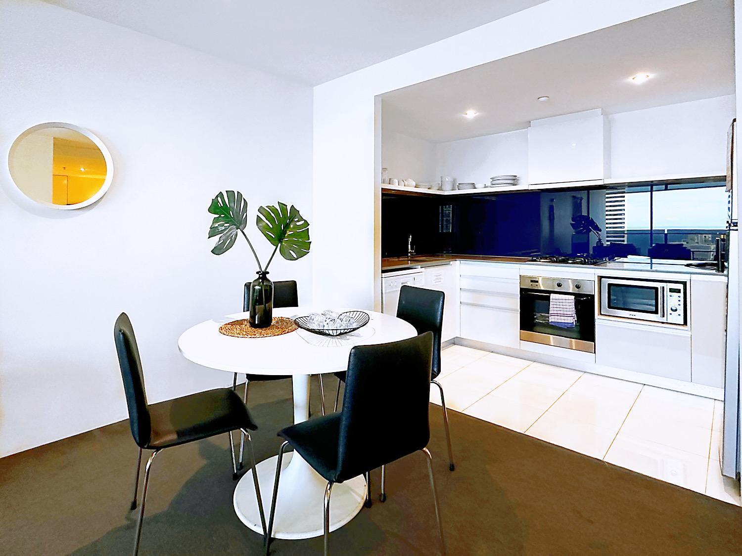 Circle On Cavill Surfers Paradise Apartments-Holiday Paradise Gold Coast Room photo