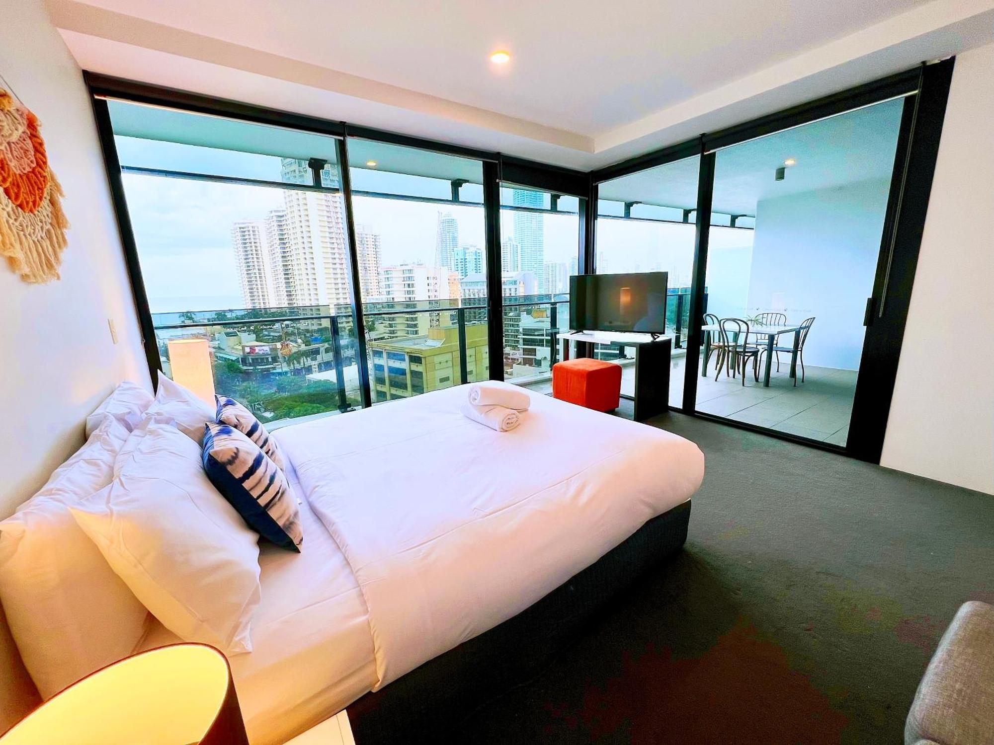 Circle On Cavill Surfers Paradise Apartments-Holiday Paradise Gold Coast Room photo